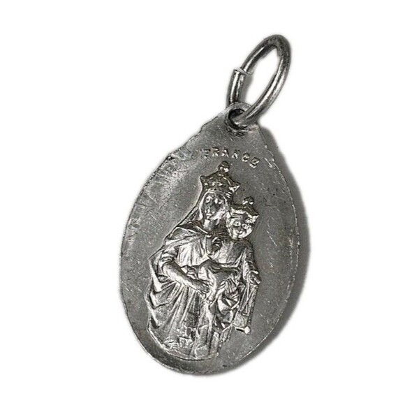 Lot of 11 Vintage Catholic Medals & Cross Pendants – Saints, Virgin Mary, Jesus - Picture 12 of 16